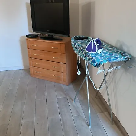 кімнати поруч з автовокзалом Guest house Uzhhorod